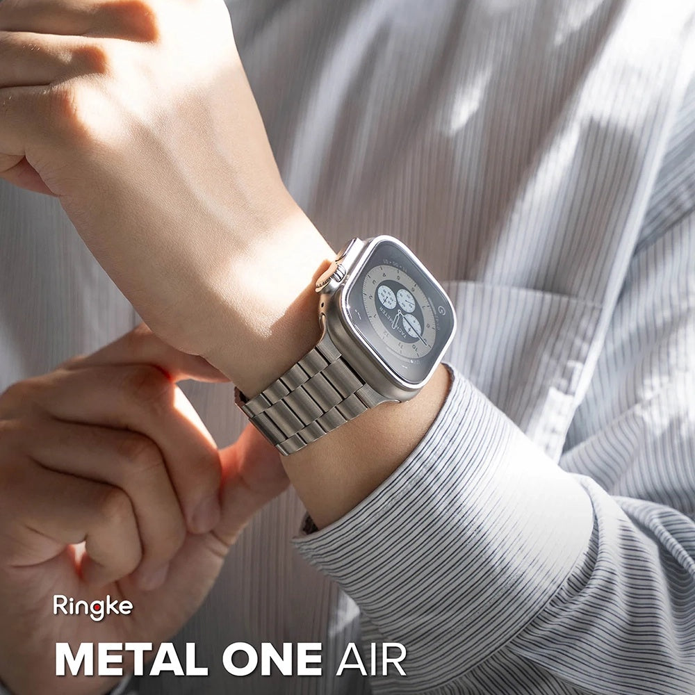 Ringke Metal One Air rem til Apple Watch 49mm / 46mm / 45mm / 44mm serien, Sølvfarvet