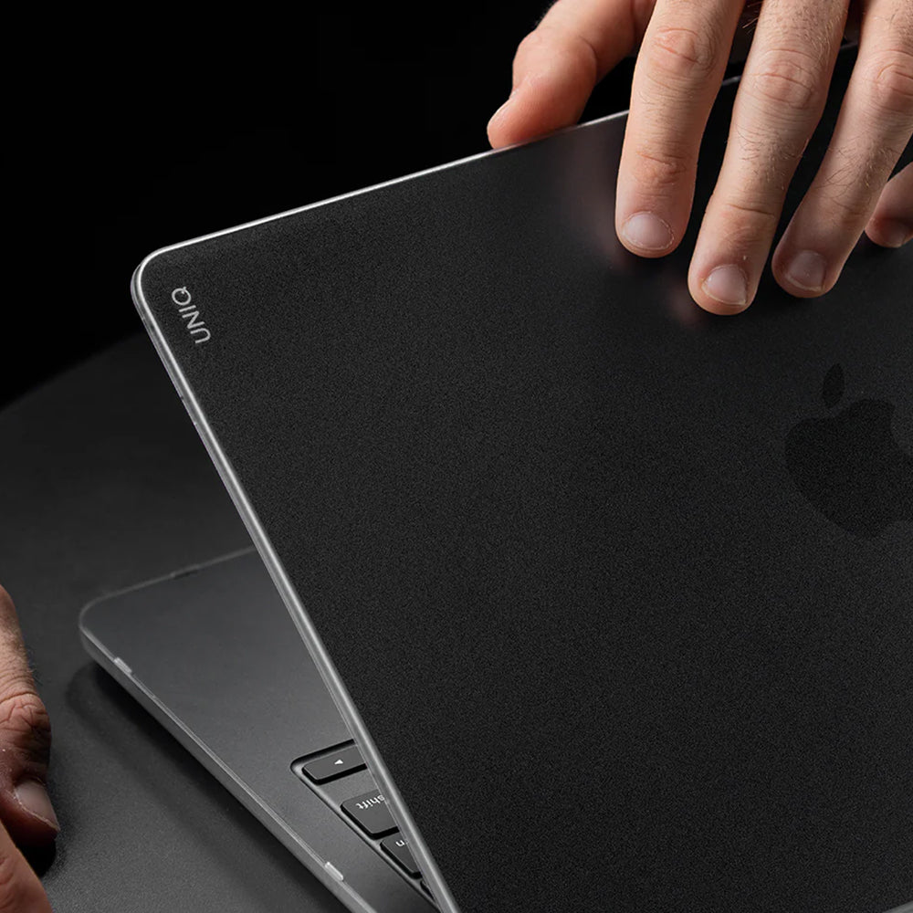 UNIQ Claro cover til Apple MacBook Pro 16 tommer (2026) / (2024) / (2023) / (2021), Mat grå