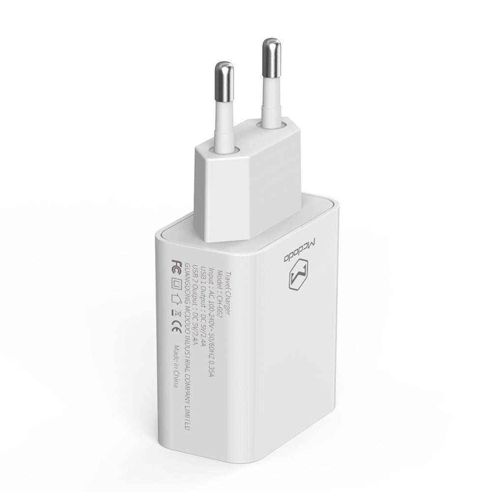 Netværksoplader med USB-C Kabel McDodo CH-6721 Tilbud, 12W, 2.4A, 2 x USB-A, Hvid
