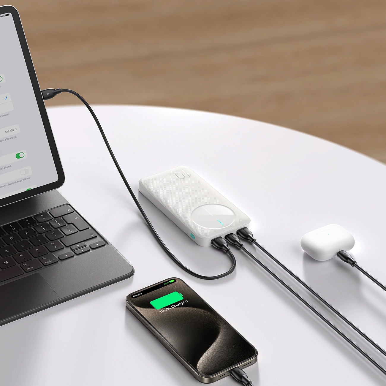 Ekstern batteri Joyroom JR-PBF12, 10000mAh, 12W, 1 x USB-C - 2 x USB-A, Hvid