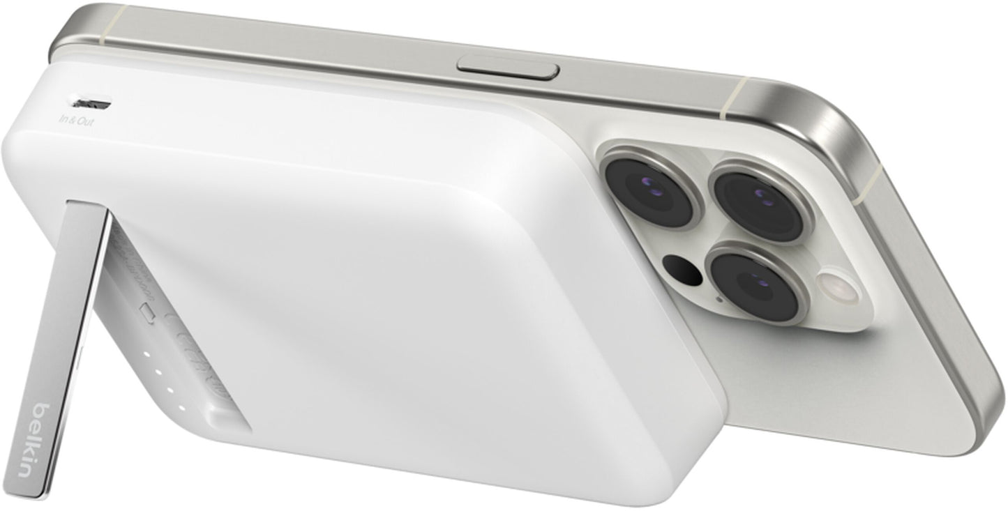 Trådløs Ekstern Batteri Belkin BoostCharge Pro med Kickstand, 10000mAh, 15W, FQI, 1 x QI - 1 x USB-C, Hvid BPD008btWH