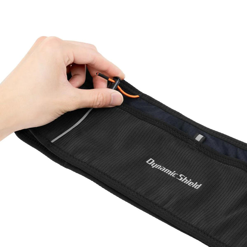 Spigen Dynamic Shield A712 løbebælte, størrelse M, sort AMP11676