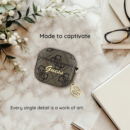 Guess 4G Charm etui til Apple AirPods 4, Brun