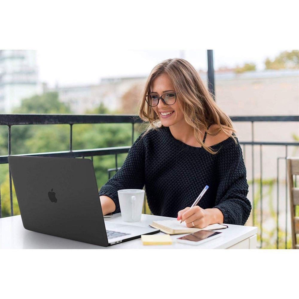 Techsuit UltraShell-etui til Apple MacBook Air M2 13 tommer (2024) / Air M2 13 tommer (2022), Mat Transparent