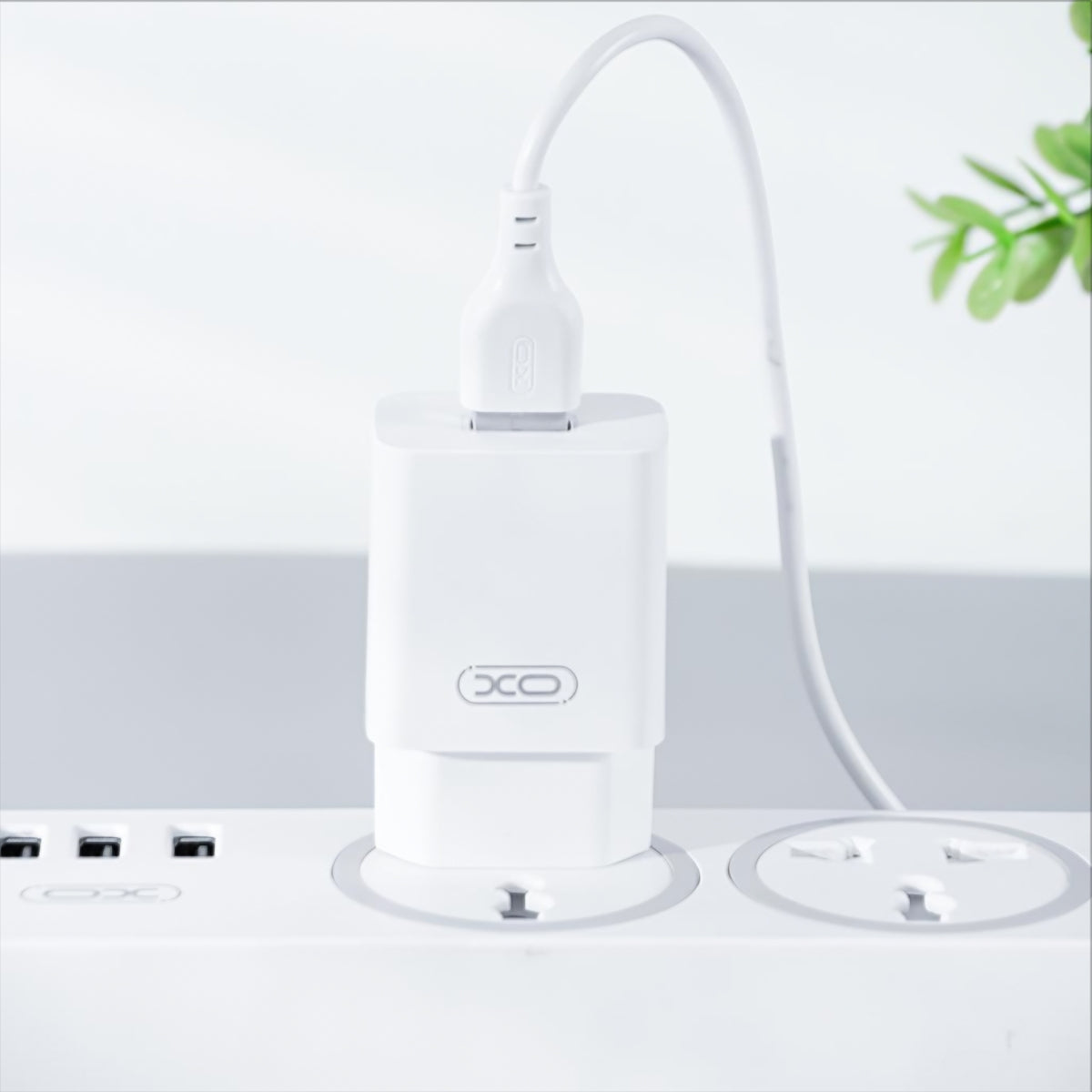 Netoplader med USB-C-kabel XO Design L99, 12W, 2.4A, 1 x USB-A, Hvid