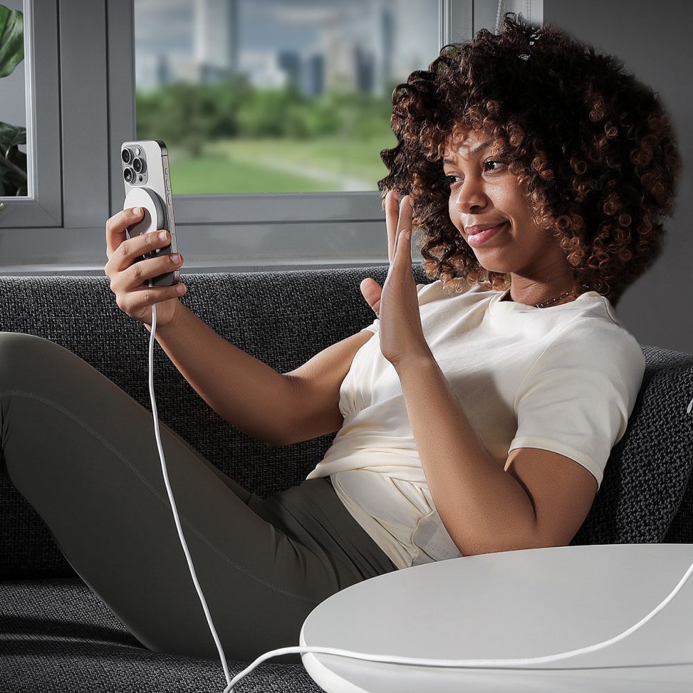 Trådløs netværksoplader ESR HaloLock, 15W, 1.67A, Sølv