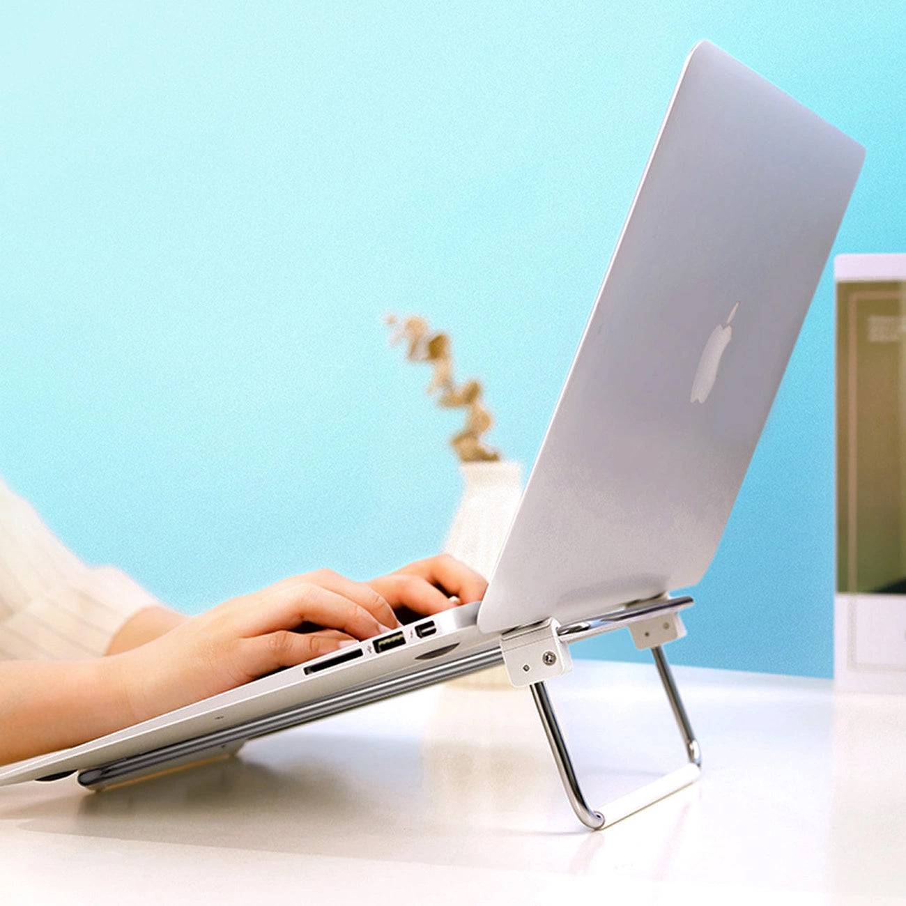 UGREEN LP230 Laptopstøtte til max. 17 tommer, Sølv